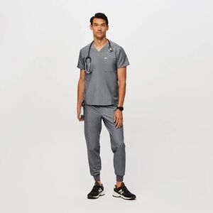 Figs Chisec Three-Pocket Scrub Top and Pants
